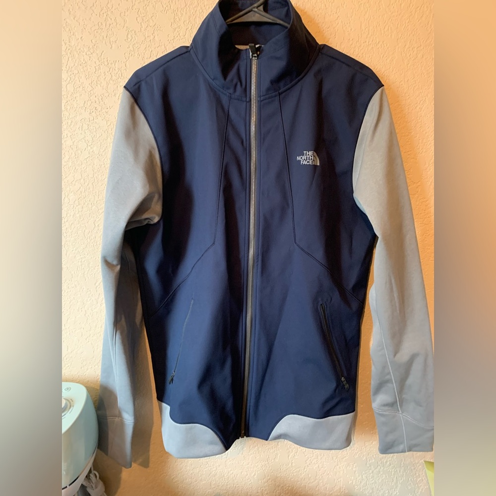 Men’s medium North Face coat